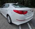 Белый Киа Оптима, объемом двигателя 0 л и пробегом 117 тыс. км за 8000 $, фото 3 на Automoto.ua