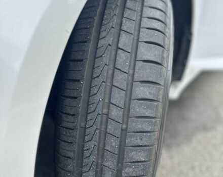 Білий Кіа Оптіма, об'ємом двигуна 2 л та пробігом 133 тис. км за 12000 $, фото 7 на Automoto.ua