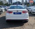 Белый Киа Оптима, объемом двигателя 2.4 л и пробегом 160 тыс. км за 12000 $, фото 5 на Automoto.ua