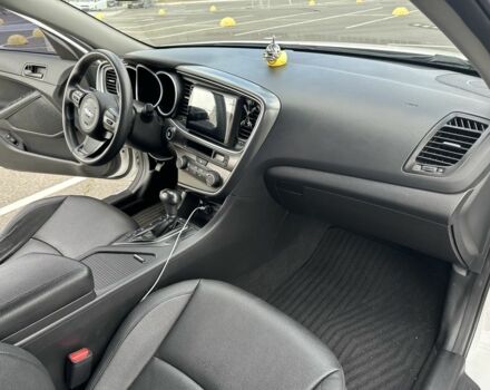 Білий Кіа Оптіма, об'ємом двигуна 2 л та пробігом 133 тис. км за 12000 $, фото 10 на Automoto.ua