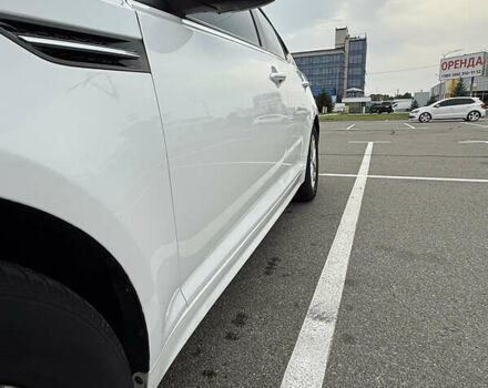 Білий Кіа Оптіма, об'ємом двигуна 2.36 л та пробігом 151 тис. км за 9450 $, фото 5 на Automoto.ua