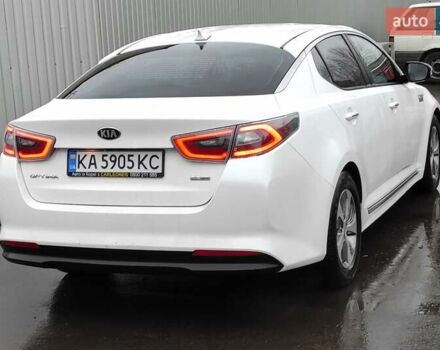 Белый Киа Оптима, объемом двигателя 0 л и пробегом 217 тыс. км за 11000 $, фото 2 на Automoto.ua