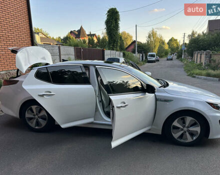 Білий Кіа Оптіма, об'ємом двигуна 2.36 л та пробігом 160 тис. км за 13000 $, фото 11 на Automoto.ua