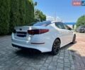 Білий Кіа Оптіма, об'ємом двигуна 2 л та пробігом 98 тис. км за 13000 $, фото 2 на Automoto.ua