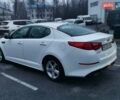 Білий Кіа Оптіма, об'ємом двигуна 2.36 л та пробігом 135 тис. км за 8800 $, фото 11 на Automoto.ua