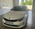Білий Кіа Оптіма, об'ємом двигуна 2 л та пробігом 138 тис. км за 9006 $, фото 2 на Automoto.ua