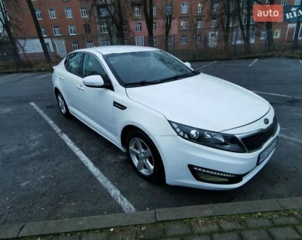 Білий Кіа Оптіма, об'ємом двигуна 2.36 л та пробігом 135 тис. км за 8800 $, фото 19 на Automoto.ua