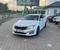 Білий Кіа Оптіма, об'ємом двигуна 2.36 л та пробігом 130 тис. км за 7999 $, фото 5 на Automoto.ua