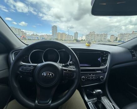 Білий Кіа Оптіма, об'ємом двигуна 2 л та пробігом 133 тис. км за 12000 $, фото 14 на Automoto.ua