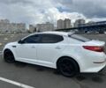Білий Кіа Оптіма, об'ємом двигуна 2 л та пробігом 133 тис. км за 12000 $, фото 6 на Automoto.ua