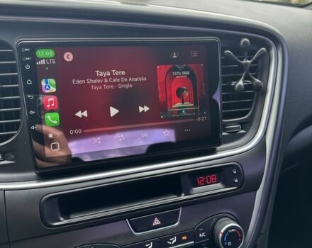 Білий Кіа Оптіма, об'ємом двигуна 2 л та пробігом 133 тис. км за 12000 $, фото 20 на Automoto.ua