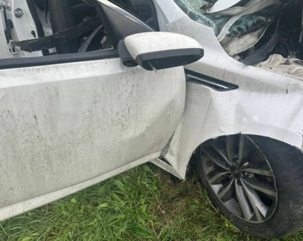 Белый Киа Оптима, объемом двигателя 1.7 л и пробегом 200 тыс. км за 3000 $, фото 3 на Automoto.ua