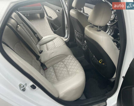 Білий Кіа Оптіма, об'ємом двигуна 2 л та пробігом 173 тис. км за 12800 $, фото 12 на Automoto.ua