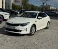 Білий Кіа Оптіма, об'ємом двигуна 2 л та пробігом 335 тис. км за 9300 $, фото 8 на Automoto.ua
