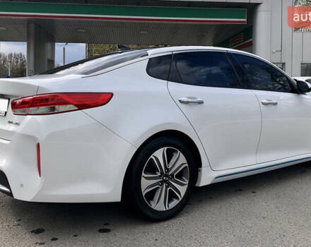 Белый Киа Оптима, объемом двигателя 2 л и пробегом 130 тыс. км за 16200 $, фото 7 на Automoto.ua