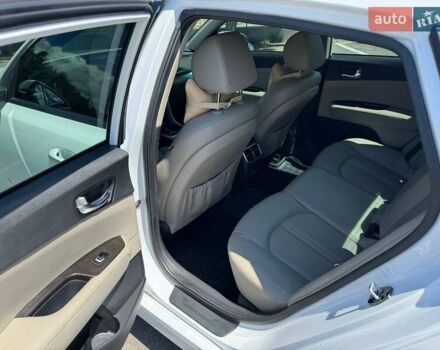 Белый Киа Оптима, объемом двигателя 2.4 л и пробегом 112 тыс. км за 12300 $, фото 14 на Automoto.ua