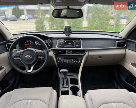 Білий Кіа Оптіма, об'ємом двигуна 2.36 л та пробігом 86 тис. км за 11900 $, фото 8 на Automoto.ua