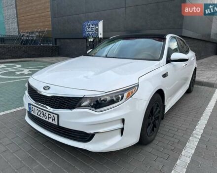 Киа Оптима 2016 в Киеве на Automoto.ua Белый Киа Оптима, объемом двигателя 2.4 л и пробегом 100 тыс. км за 11400 $, фото 5 на Automoto.ua