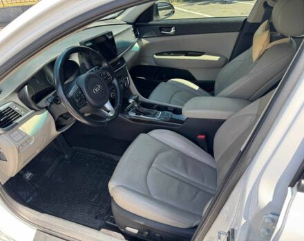 Білий Кіа Оптіма, об'ємом двигуна 2.4 л та пробігом 112 тис. км за 12000 $, фото 12 на Automoto.ua