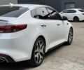 Белый Киа Оптима, объемом двигателя 2 л и пробегом 100 тыс. км за 10200 $, фото 3 на Automoto.ua