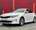 Белый Киа Оптима, объемом двигателя 0 л и пробегом 160 тыс. км за 8997 $, фото 2 на Automoto.ua
