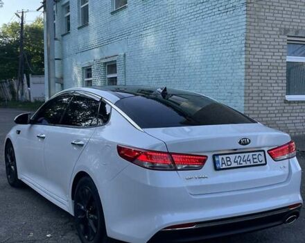 Білий Кіа Оптіма, об'ємом двигуна 2.36 л та пробігом 211 тис. км за 11450 $, фото 6 на Automoto.ua