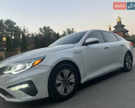 Белый Киа Оптима, объемом двигателя 2 л и пробегом 67 тыс. км за 13400 $, фото 5 на Automoto.ua
