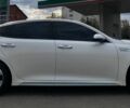 Білий Кіа Оптіма, об'ємом двигуна 2 л та пробігом 125 тис. км за 16400 $, фото 3 на Automoto.ua