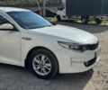 Білий Кіа Оптіма, об'ємом двигуна 2 л та пробігом 335 тис. км за 9300 $, фото 9 на Automoto.ua