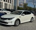 Білий Кіа Оптіма, об'ємом двигуна 2 л та пробігом 335 тис. км за 9300 $, фото 7 на Automoto.ua