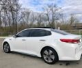 Білий Кіа Оптіма, об'ємом двигуна 2 л та пробігом 125 тис. км за 16700 $, фото 9 на Automoto.ua