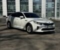 Белый Киа Оптима, объемом двигателя 2 л и пробегом 186 тыс. км за 12499 $, фото 4 на Automoto.ua
