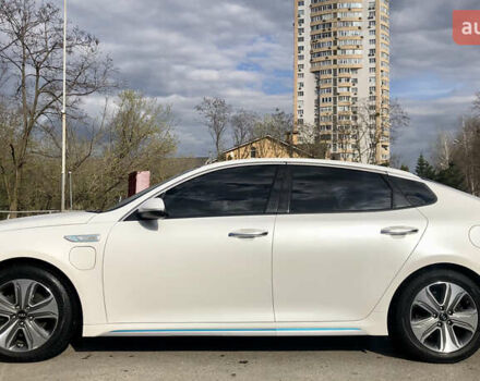 Белый Киа Оптима, объемом двигателя 2 л и пробегом 130 тыс. км за 16200 $, фото 1 на Automoto.ua