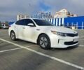 Белый Киа Оптима, объемом двигателя 2 л и пробегом 140 тыс. км за 11000 $, фото 3 на Automoto.ua