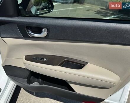 Белый Киа Оптима, объемом двигателя 2.4 л и пробегом 112 тыс. км за 12300 $, фото 16 на Automoto.ua