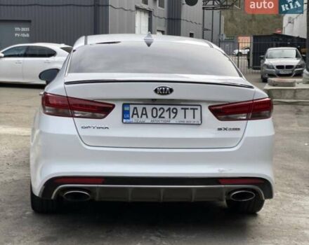 Белый Киа Оптима, объемом двигателя 2 л и пробегом 100 тыс. км за 10200 $, фото 4 на Automoto.ua