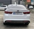 Белый Киа Оптима, объемом двигателя 2 л и пробегом 100 тыс. км за 10200 $, фото 4 на Automoto.ua