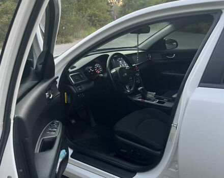 Белый Киа Оптима, объемом двигателя 2 л и пробегом 67 тыс. км за 13400 $, фото 6 на Automoto.ua