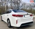 Білий Кіа Оптіма, об'ємом двигуна 2 л та пробігом 125 тис. км за 16400 $, фото 6 на Automoto.ua