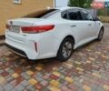 Белый Киа Оптима, объемом двигателя 2 л и пробегом 140 тыс. км за 12000 $, фото 7 на Automoto.ua