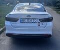 Белый Киа Оптима, объемом двигателя 2.4 л и пробегом 147 тыс. км за 13000 $, фото 1 на Automoto.ua