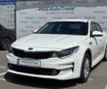 Белый Киа Оптима, объемом двигателя 2 л и пробегом 325 тыс. км за 8500 $, фото 1 на Automoto.ua