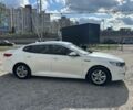 Білий Кіа Оптіма, об'ємом двигуна 2 л та пробігом 335 тис. км за 9300 $, фото 10 на Automoto.ua