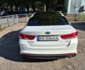Белый Киа Оптима, объемом двигателя 2.36 л и пробегом 152 тыс. км за 13000 $, фото 4 на Automoto.ua