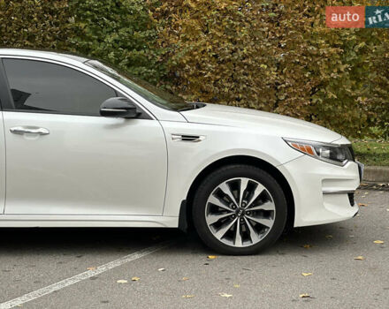 Білий Кіа Оптіма, об'ємом двигуна 2.36 л та пробігом 153 тис. км за 9500 $, фото 24 на Automoto.ua
