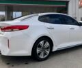 Білий Кіа Оптіма, об'ємом двигуна 2 л та пробігом 125 тис. км за 16400 $, фото 5 на Automoto.ua
