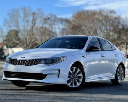 Белый Киа Оптима, объемом двигателя 2.4 л и пробегом 74 тыс. км за 2250 $, фото 2 на Automoto.ua