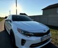 Білий Кіа Оптіма, об'ємом двигуна 2 л та пробігом 161 тис. км за 15500 $, фото 1 на Automoto.ua