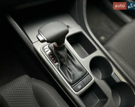 Білий Кіа Оптіма, об'ємом двигуна 2.36 л та пробігом 153 тис. км за 9500 $, фото 36 на Automoto.ua