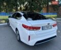 Білий Кіа Оптіма, об'ємом двигуна 2 л та пробігом 120 тис. км за 18000 $, фото 1 на Automoto.ua